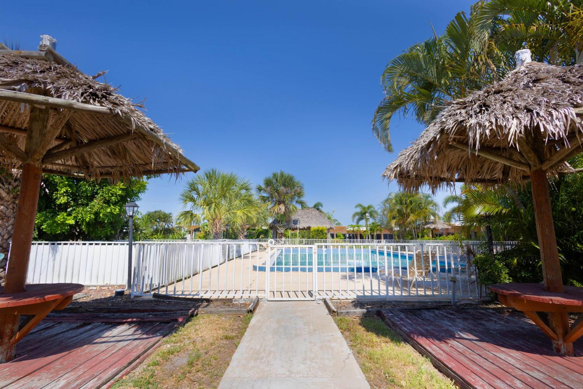 Warm Mineral Springs Motel North Port Esterno foto